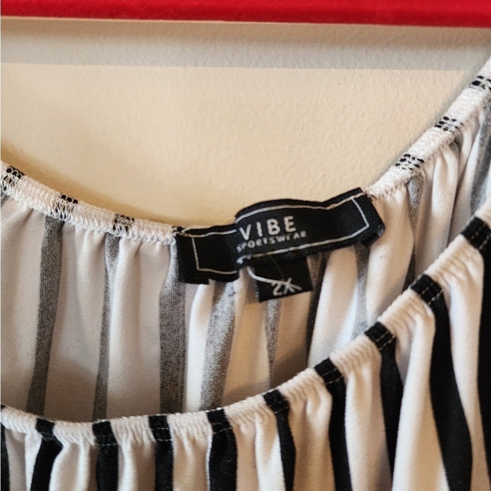 Vibe white and black 2x dress - Picture 3 of 3